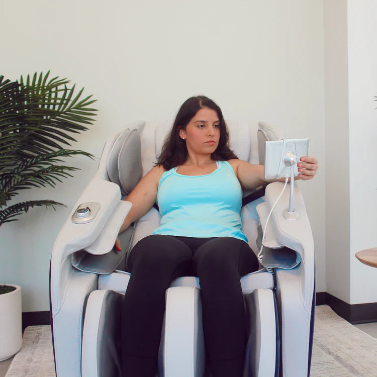 Lifesmart Motion 2D Massage Chair Bluetooth Connection Zero Gravity - Fitness Outlet