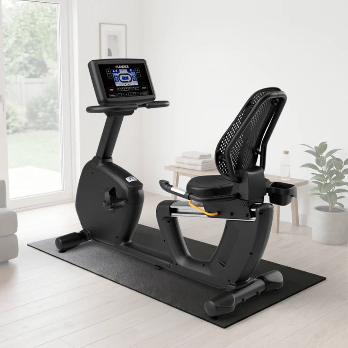 Landice R9 ACHIEVE Recumbent Bike