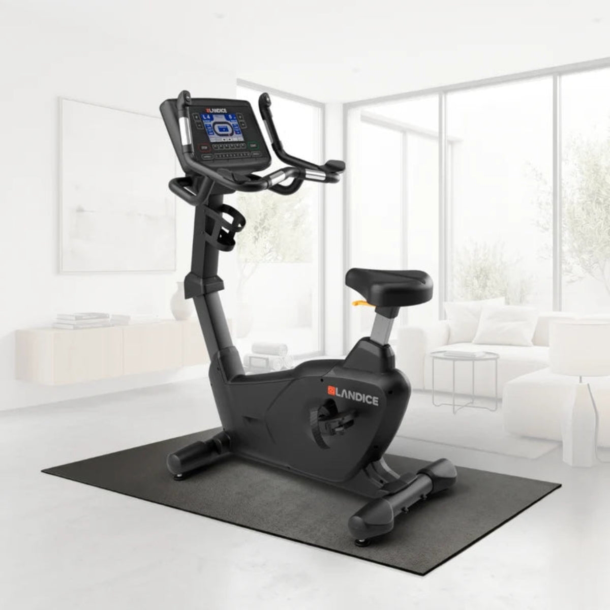Landice U7 ACHIEVE Upright Bike