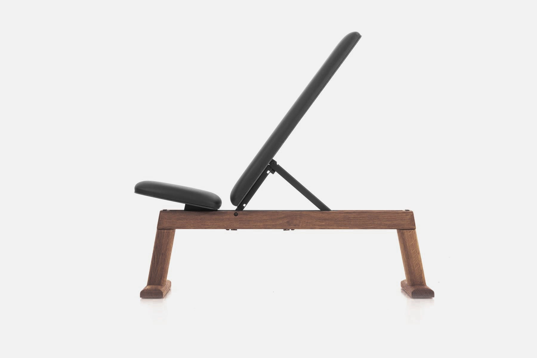 Weight Bench in Vintage