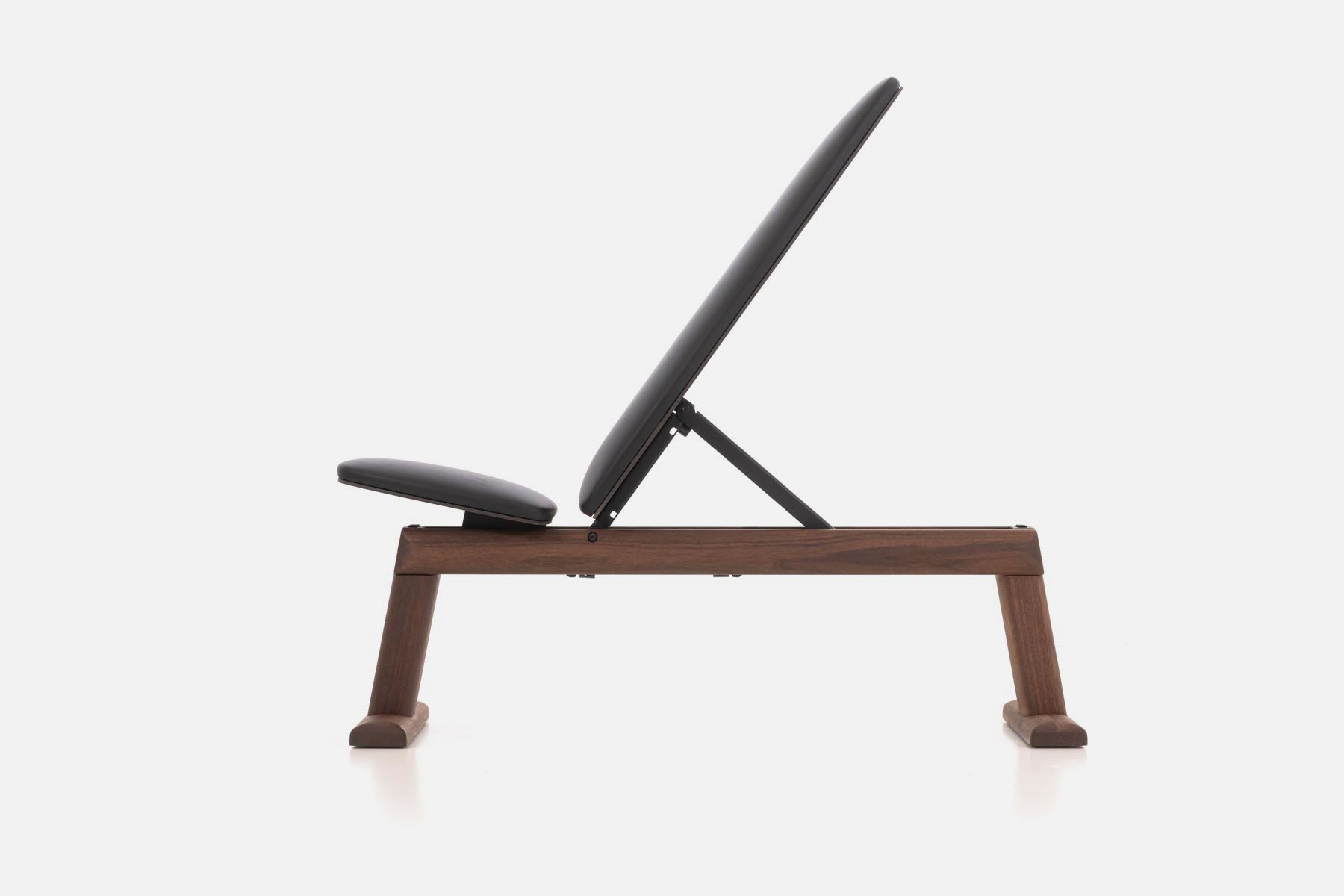 Weight Bench in Walnut 